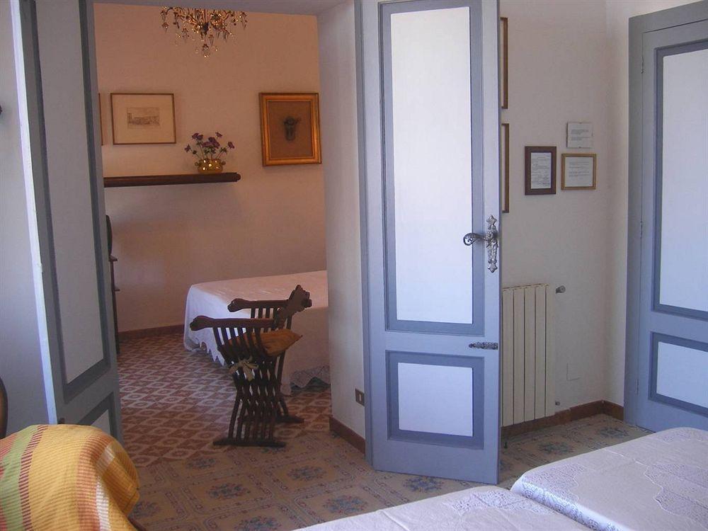 Chiarenza Bed & Breakfast 3*